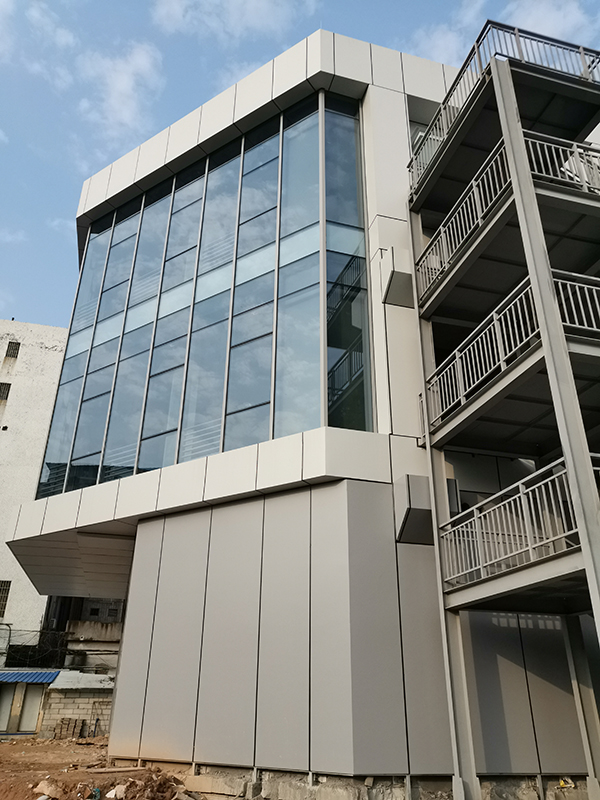 铝单板室外幕墙楼下