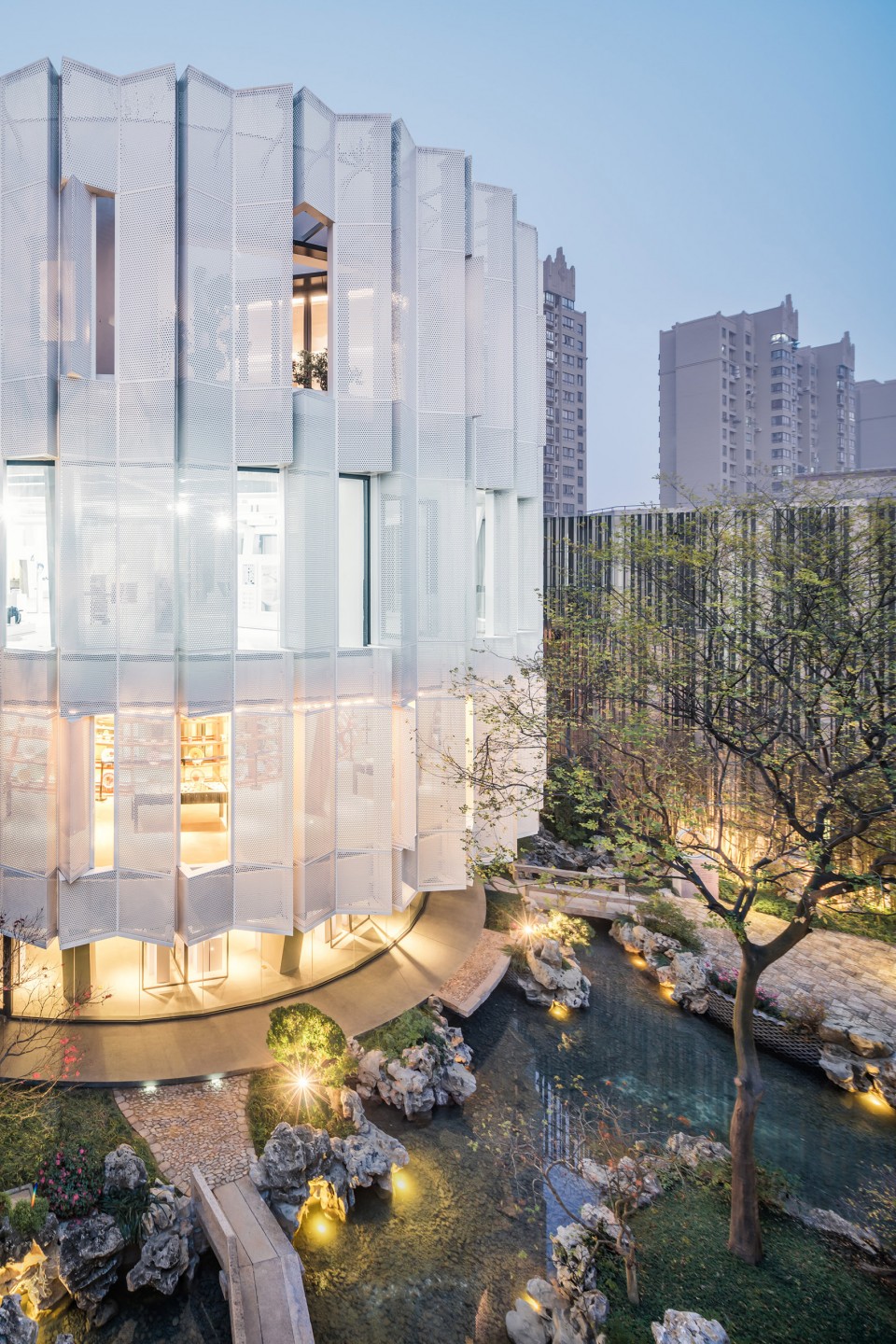 冲孔铝单板幕墙建筑